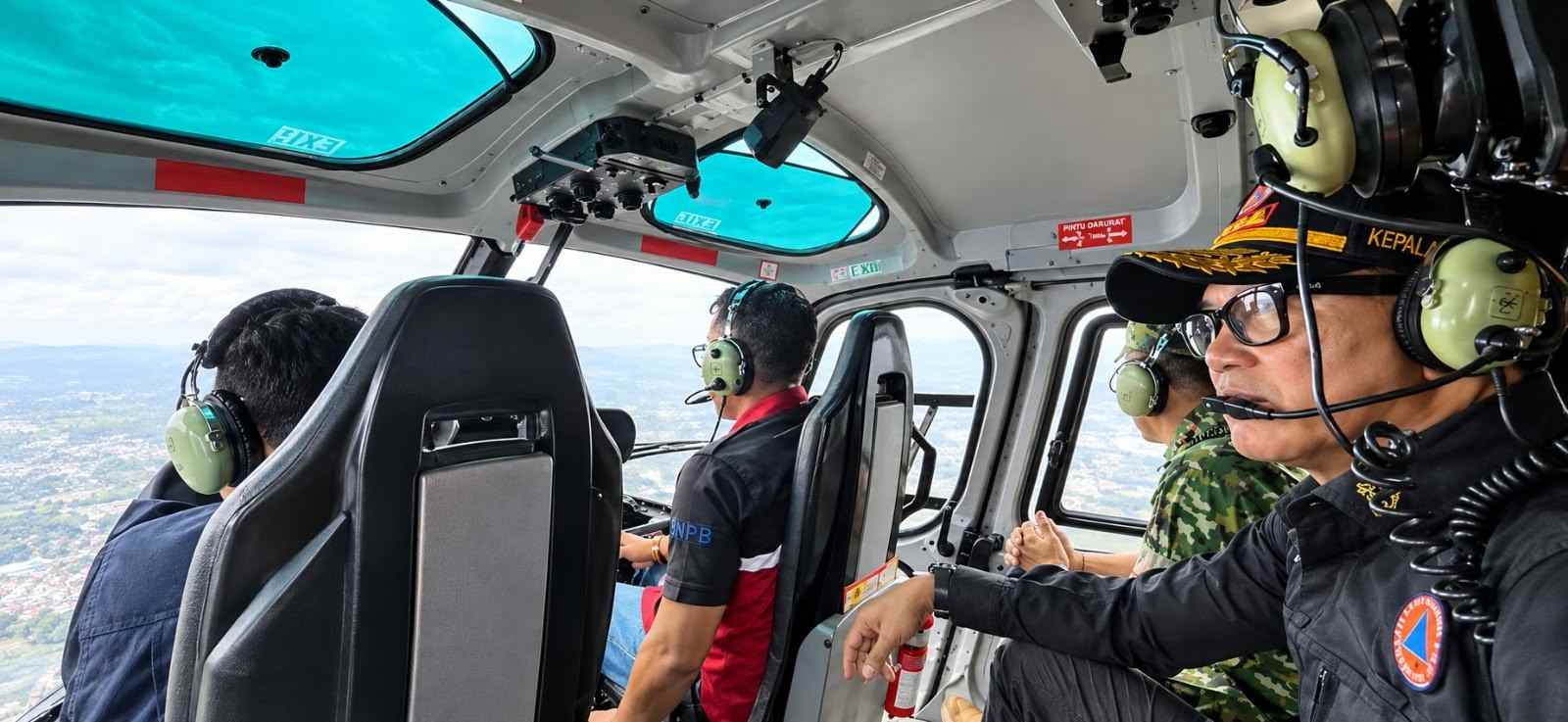 Kepala BNPB meninjau kondisi karhutla di kawasan Gunung Arjuno-Welirang melalui pemantauan udara