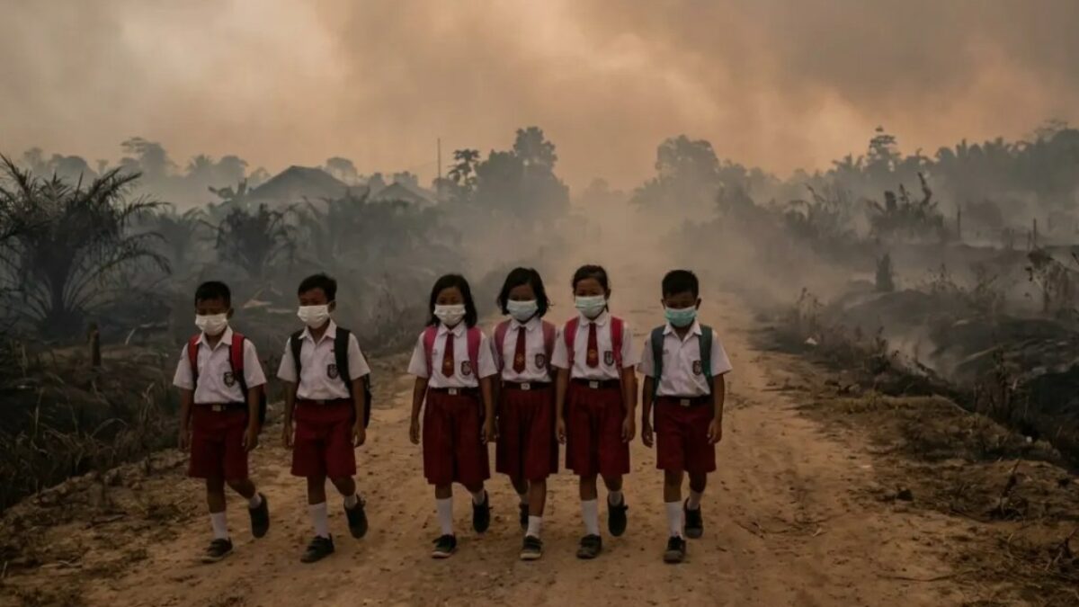 Karhutla Kalimantan Picu Risiko Learning Loss, Pemerintah Perlu Evaluasi Pembelajaran Darurat