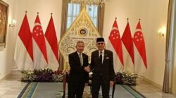 Menlu RI Arrmanatha Nasir dan Menlu Singapura Vivian Balakrishnan dalam kunjungan bilateral di Gedung Pancasila, Jakarta.