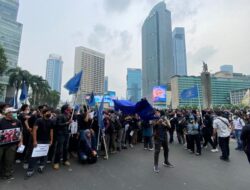 Mahasiswa UI Tembus Barikade Menuju Bundaran HI, Lima Tuntutan Mengemuka pada Hari Sumpah Pemuda