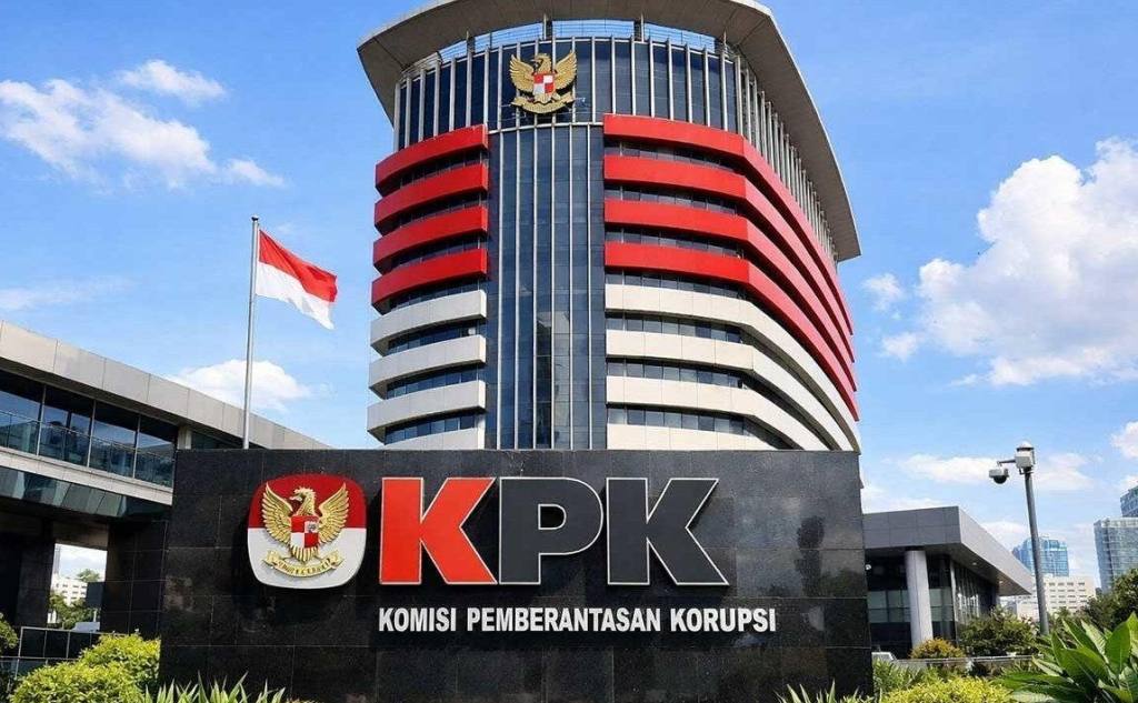 Petugas KPK melakukan penggeledahan di kompleks Kantor Bea Cukai Kudus dalam penyidikan perkara dugaan korupsi kepabeanan.