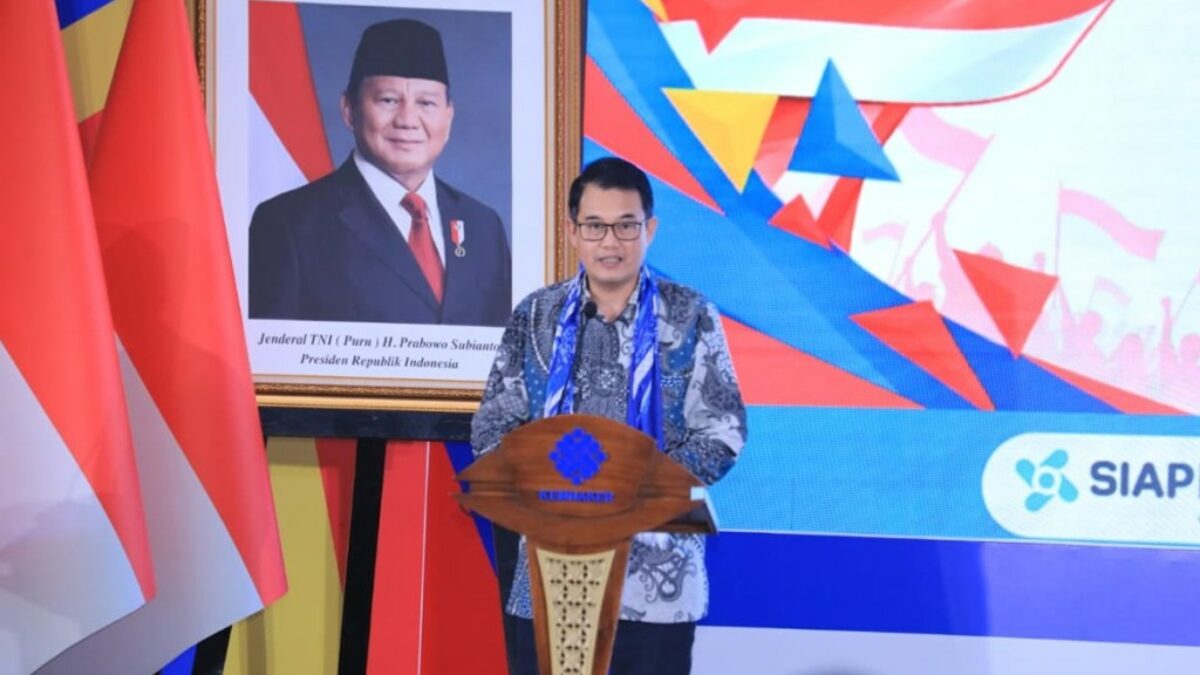 Dukung Target PLTS 100 GWp, Kemnaker Fasilitasi Sertifikasi 60 Calon Asesor