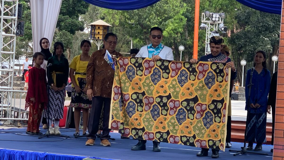 Sekar Jagad Pancawarna Diluncurkan, Wali Kota Mendorong Batik Malang Naik Kelas