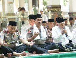 Memperkuat Sinergi Ulama dan Umara, Kapolri Silaturahmi ke Ponpes Tebuireng dan Ziarah Makam Gus Dur