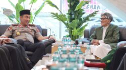 Memperkuat Sinergi dengan Ulama, Kapolri Silaturahmi dengan Rais Aam PBNU di Surabaya