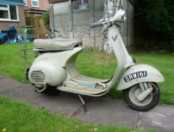 Harga Vespa Tak Gampang Amblas, Mengapa Motor Lawas Ini Tetap Diburu?