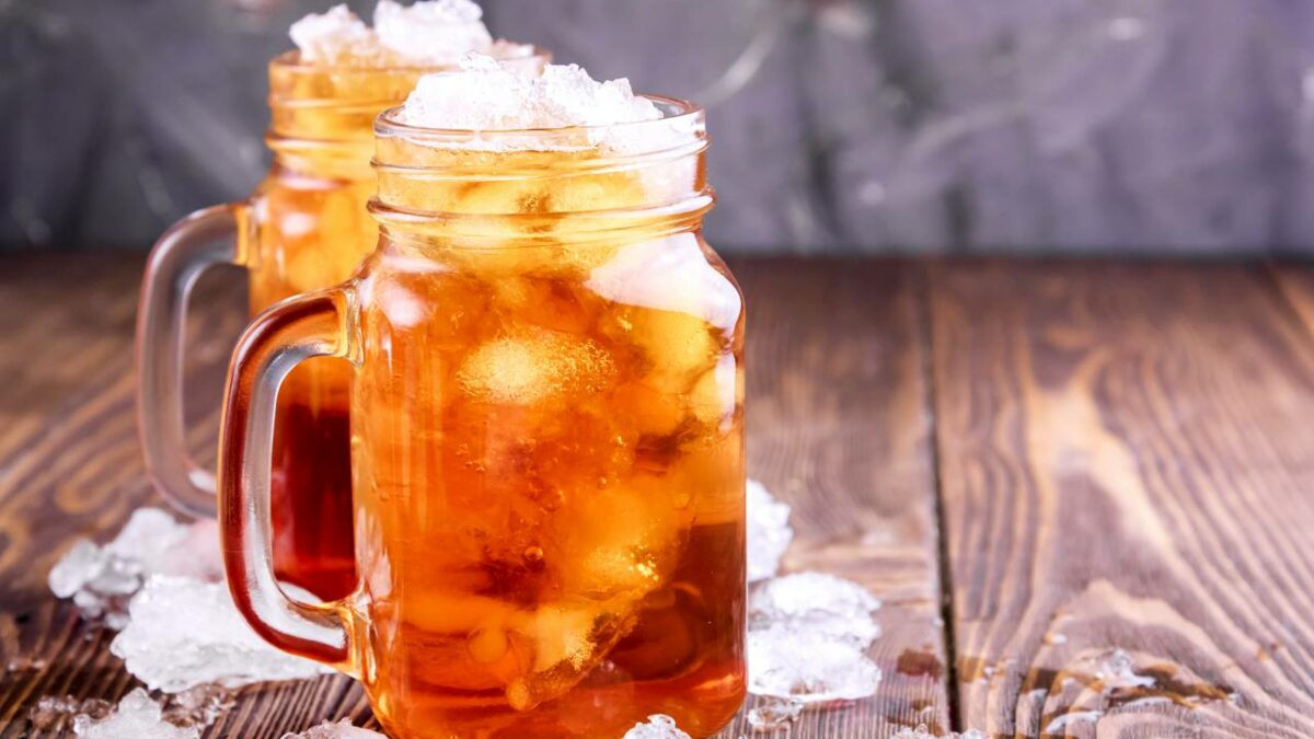 Mitos Minum Es Saat Cuaca Panas Bisa Ganggu Kesehatan, Nih Faktanya!