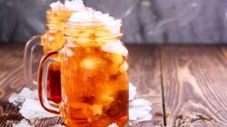 Mitos Minum Es Saat Cuaca Panas Bisa Ganggu Kesehatan, Nih Faktanya!