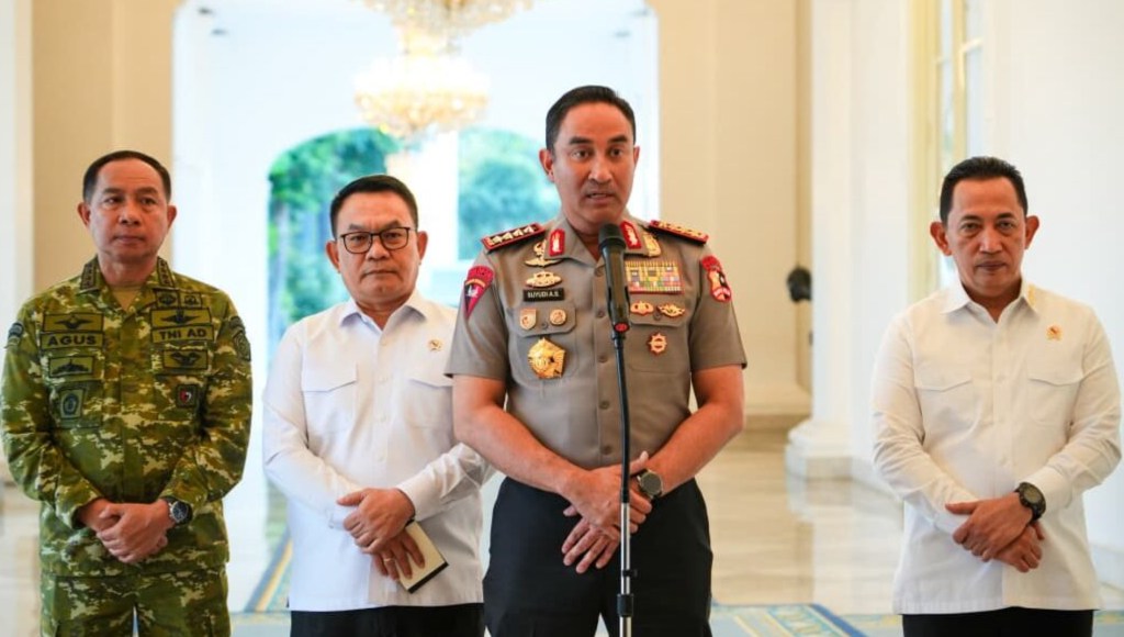Kapolri menyampaikan perkembangan penyidikan 98 kasus dugaan karhutla yang melibatkan korporasi.