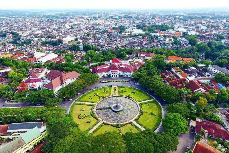 Prakiraan cuaca Malang Raya pada 20 Oktober 2026 dengan kondisi cerah hingga udara kabur dan suhu yang bervariasi.