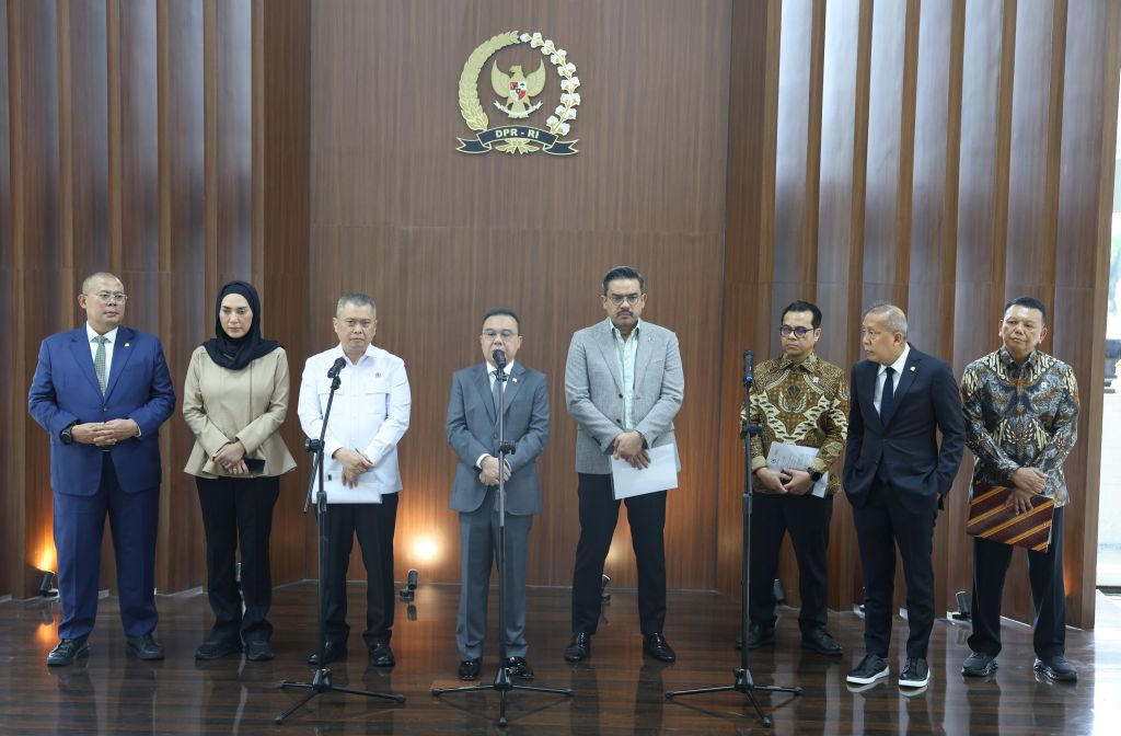 Layanan pengantaran Gojek dalam penerapan aturan transportasi berbasis platform digital.