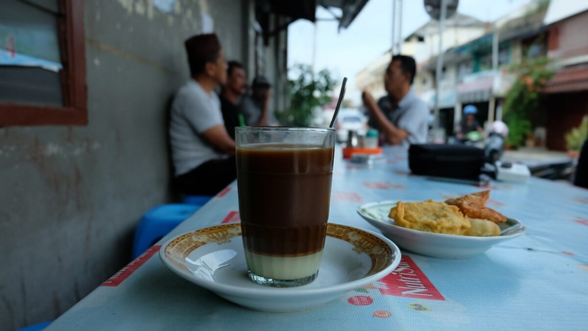 Monday Blues dan Ngopi Pagi di Malang, Ritual Sederhana Menata Pikiran Sebelum Ngantor
