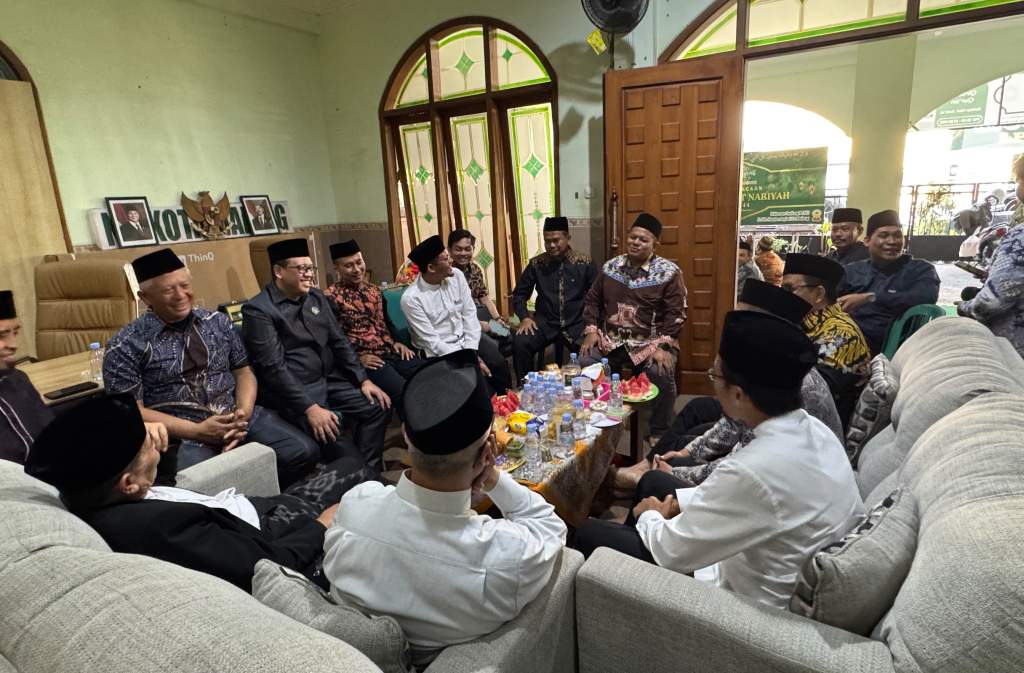 Rombongan DPD PKS dan Fraksi PKS DPRD Kota Malang saat bersilaturahmi dengan pengurus PCNU Kota Malang.