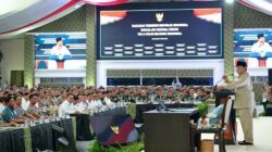 Presiden Prabowo memberikan taklimat kepada perwira tinggi TNI dan Polri di Istana Jakarta