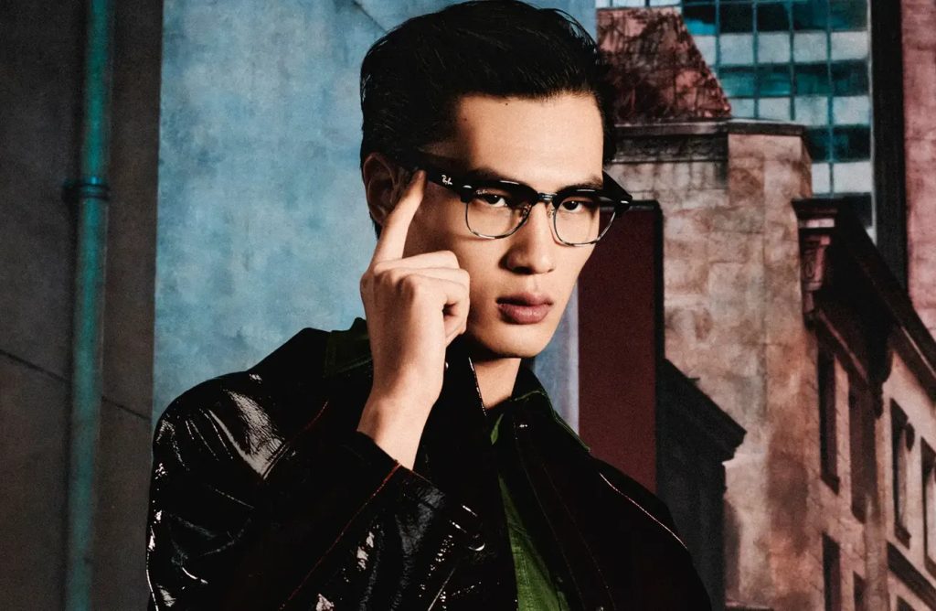 Kacamata pintar Ray-Ban Meta Audio dengan speaker terbuka dan desain kasual untuk penggunaan sehari-hari.