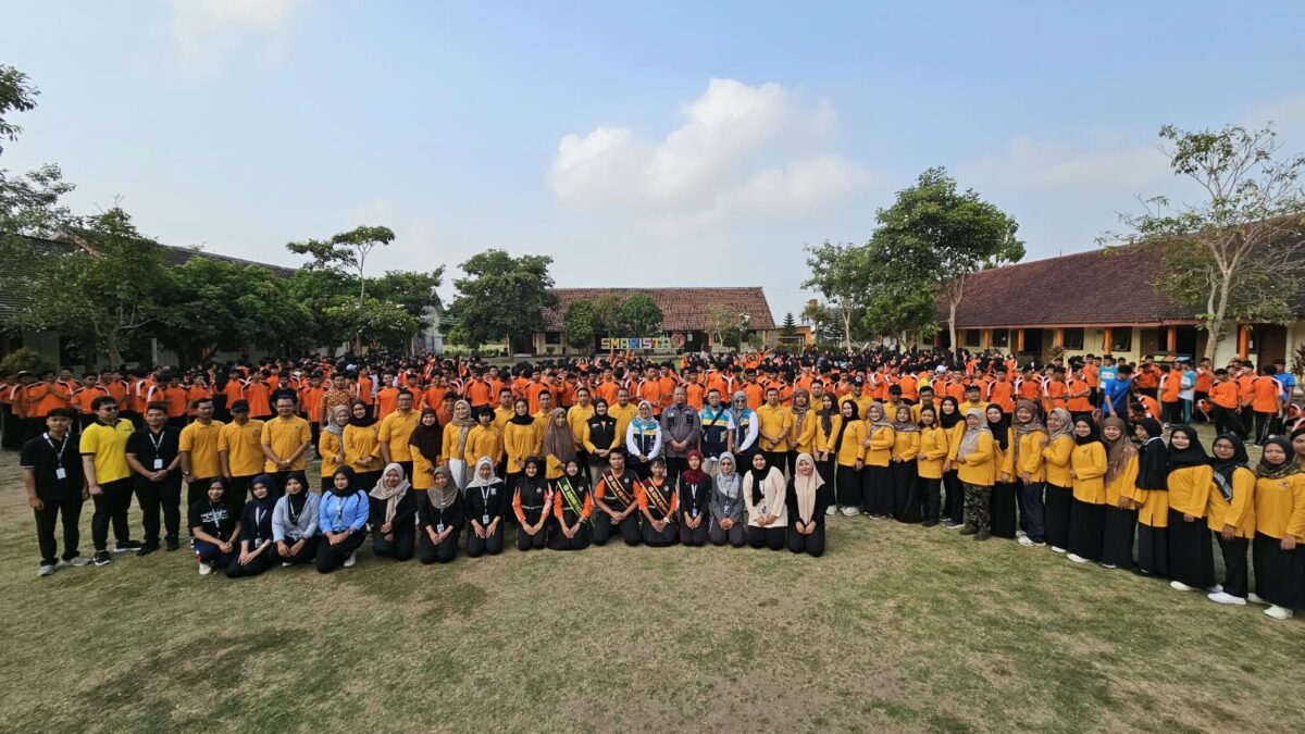 950 pelajar SMAN 1 Tulungagung mengikuti aksi World Cleanup Day 2026 bersama PJT I