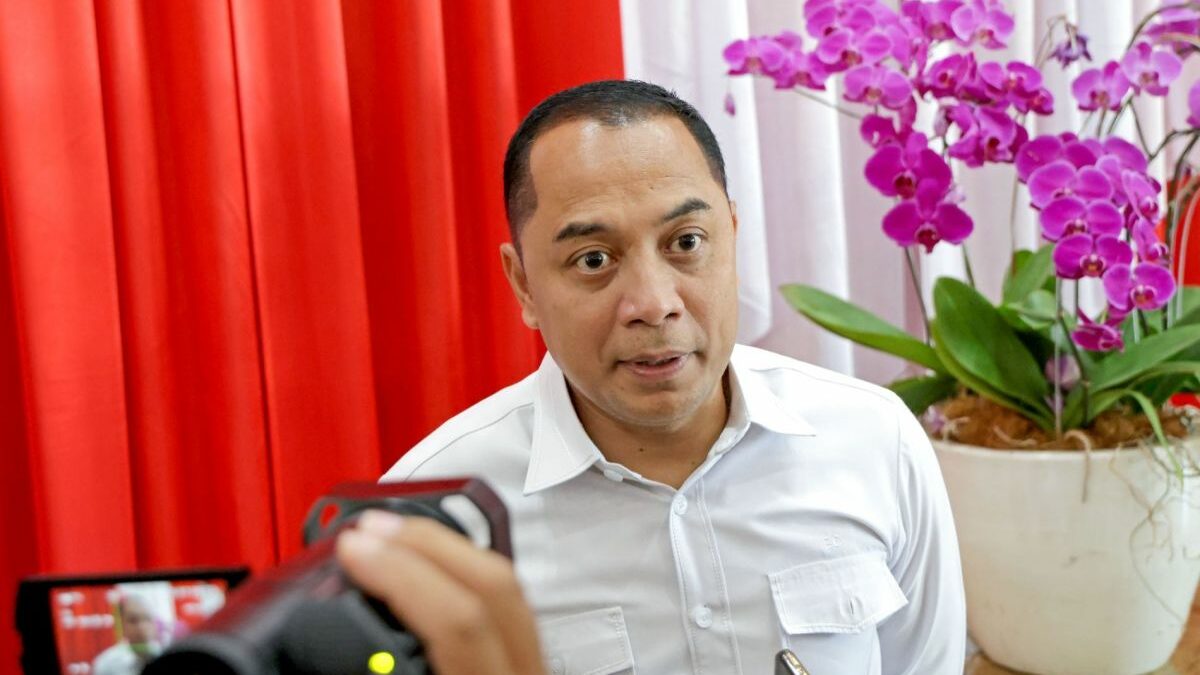 Eri Cahyadi Minta Warga Surabaya Jangan Pinjamkan KTP untuk Beli Mobil